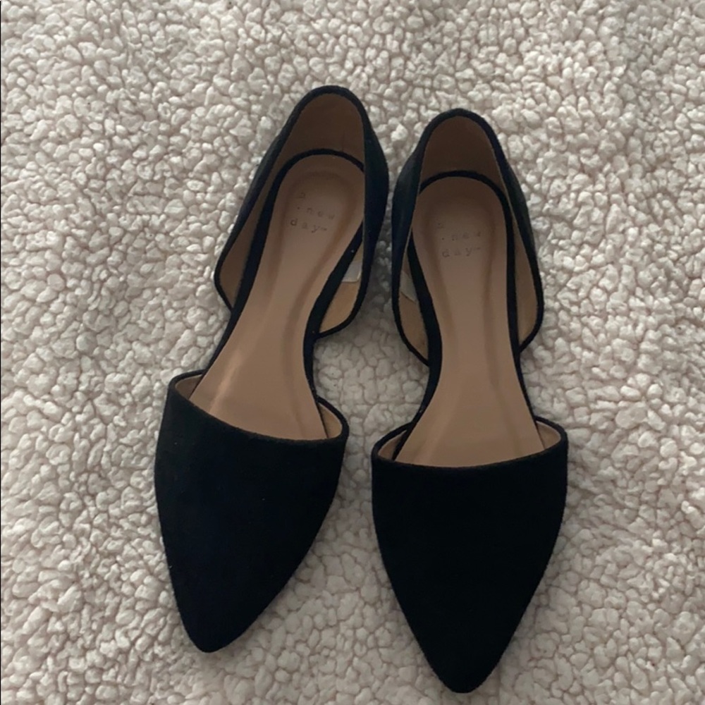 Pointed toe flats